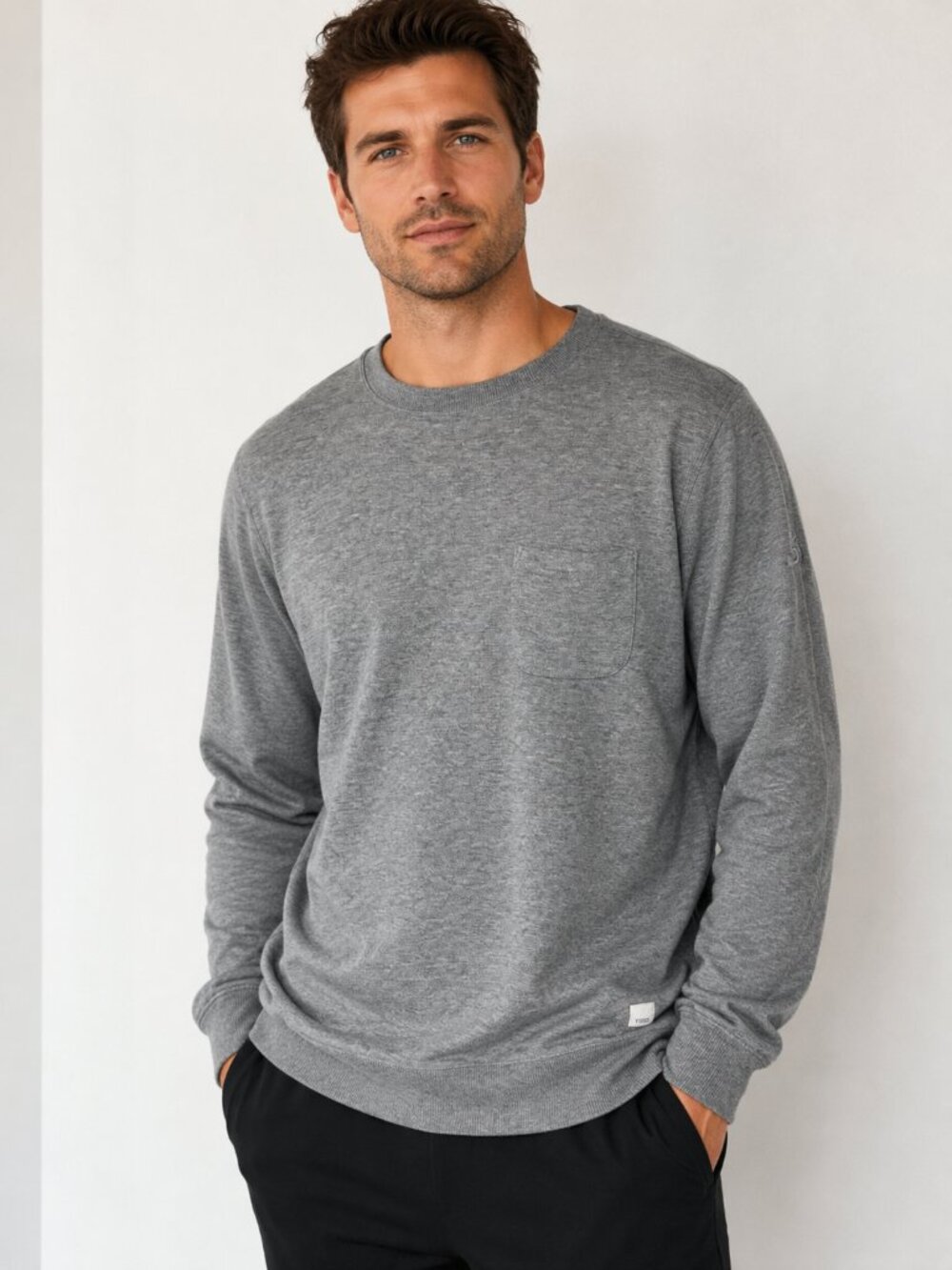 Vuori Jeffreys Pullover Sweatshirt Style V218 Gray Logo on Sleeve Medium